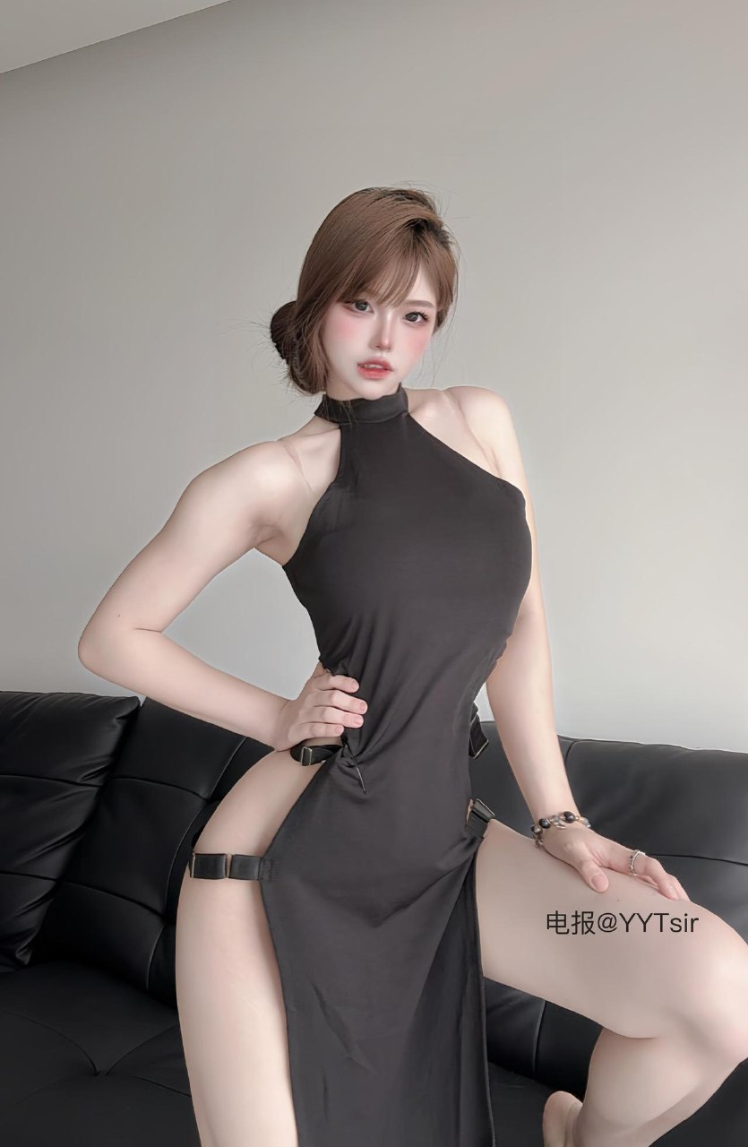 空心柚七 2025-06-19 13:55:38 付费贴#情趣旗袍吊带裙😍诱惑