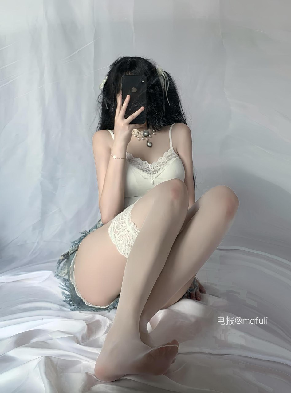 易辞 2025-06-25 02:13:43 性感白丝 这组对镜拍真的高质量