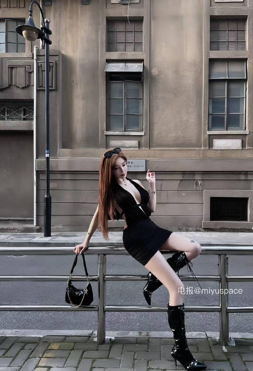 Ada王一霏 2025-06-05 22:24:01 笑一下，应该不难吧