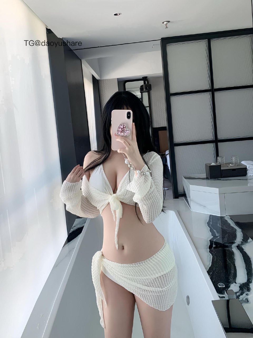 易辞 2025-06-25 02:36:38 大雷诱惑｜泳池白色比基尼｜双马尾