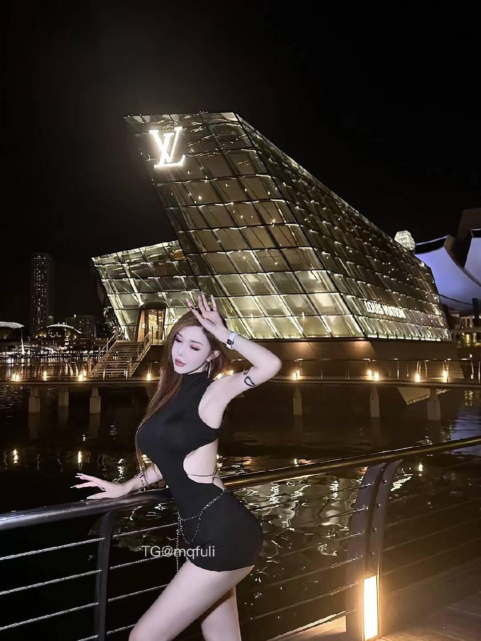 Ada王一霏 2025-06-05 22:12:15 建议你早点喜欢我，免得虚度光阴