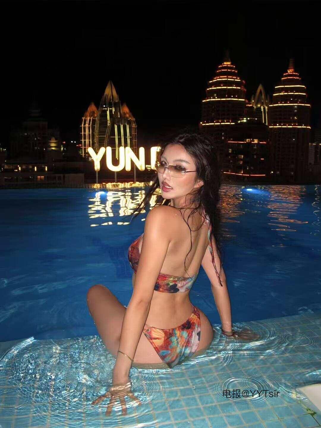 妍瑞 2025-06-24 18:29:59 来个9宫格，愉快的夏天