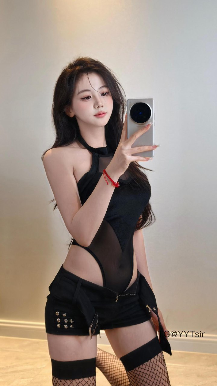 刘二萌 2025-07-09 14:27:13 挂脖网纱连体衣➕渔网袜🤩