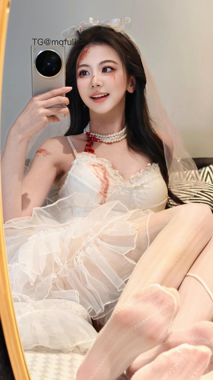 刘二萌 2025-07-06 15:50:36 小玫瑰吊带洋装连衣裙🤩㊙️