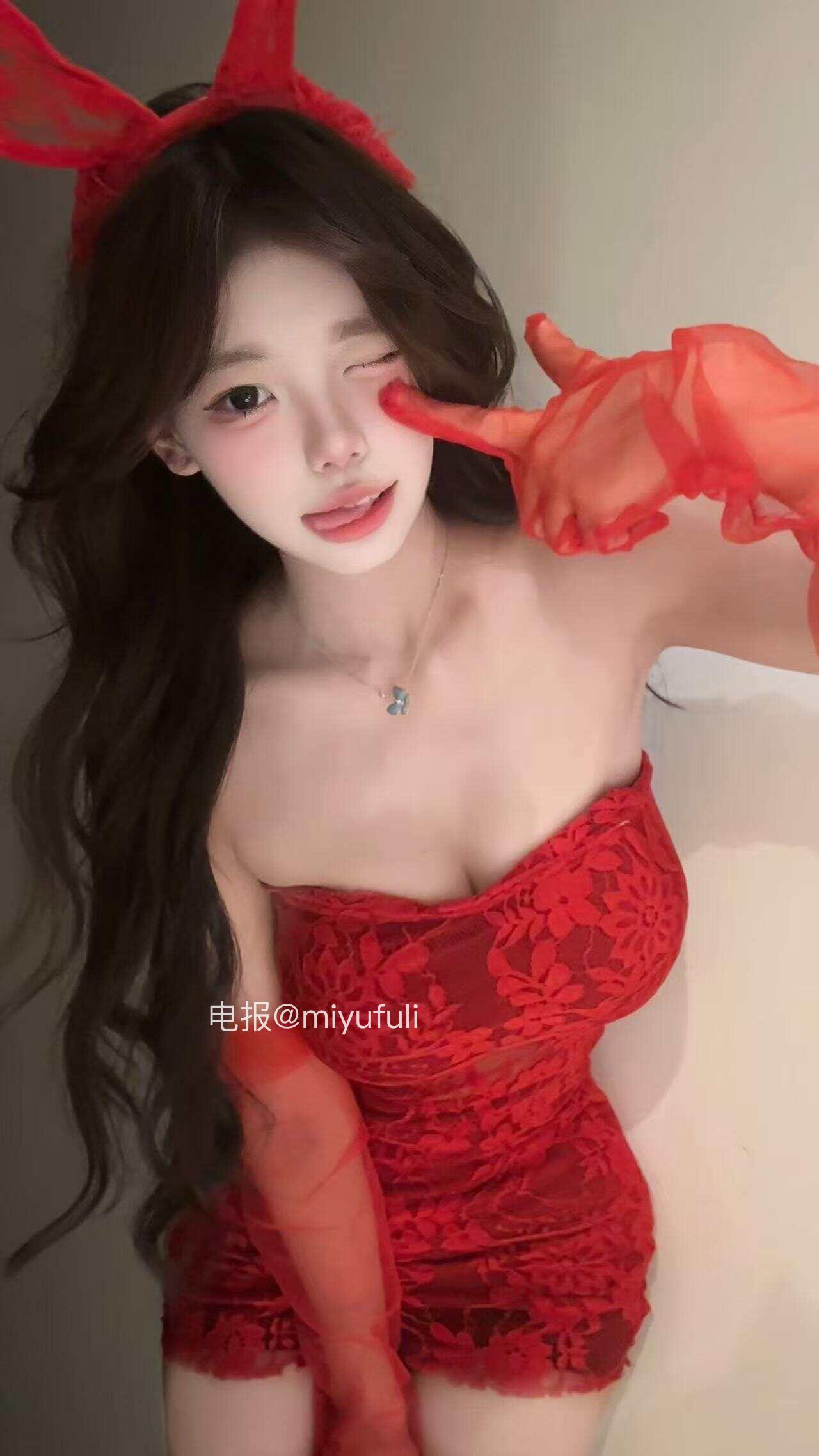 呆呆 2025-07-08 10:54:21 看看姐的红色战袍