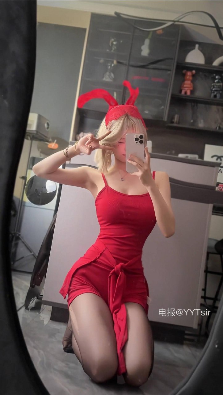 小宣先睡噜 2025-07-30 16:22:51 宝宝 今晚我穿这套好吗😘