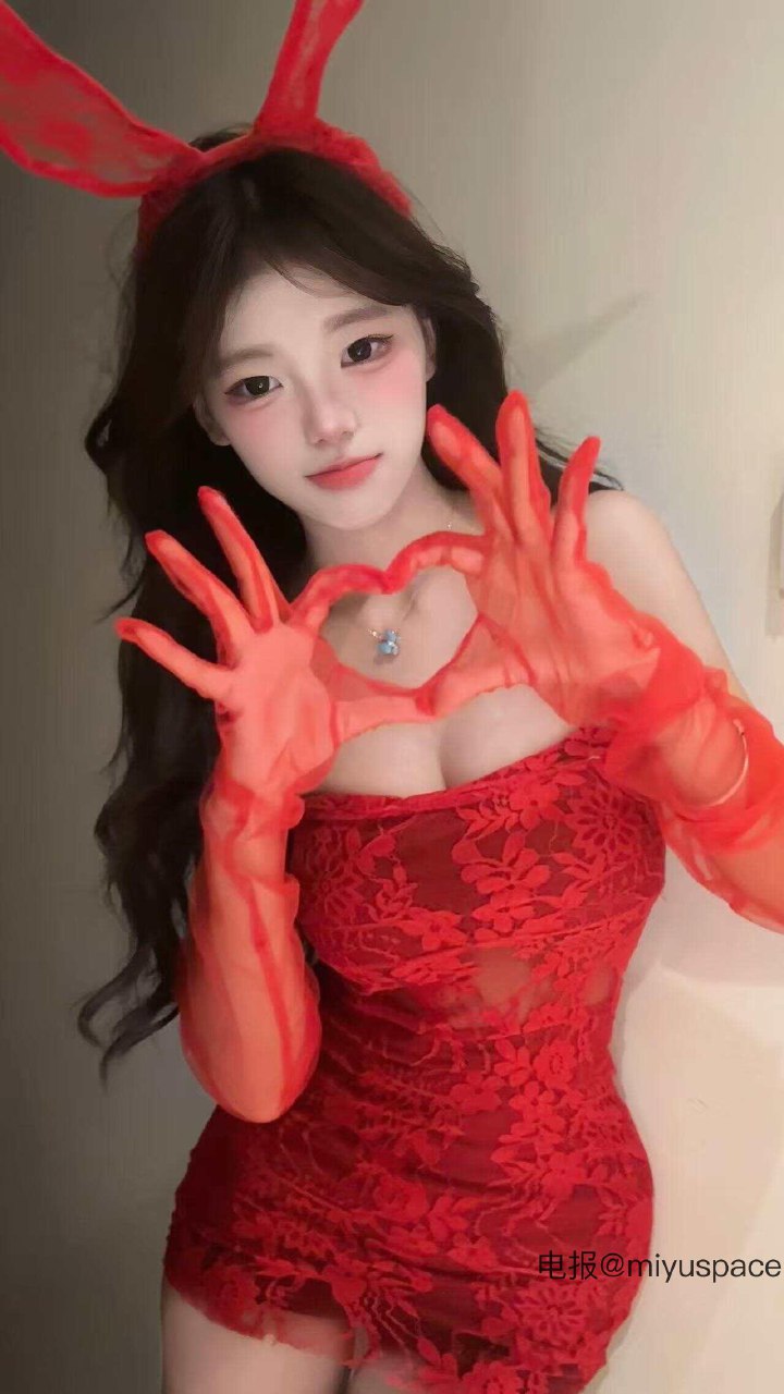 呆呆 2025-07-08 10:54:21 看看姐的红色战袍