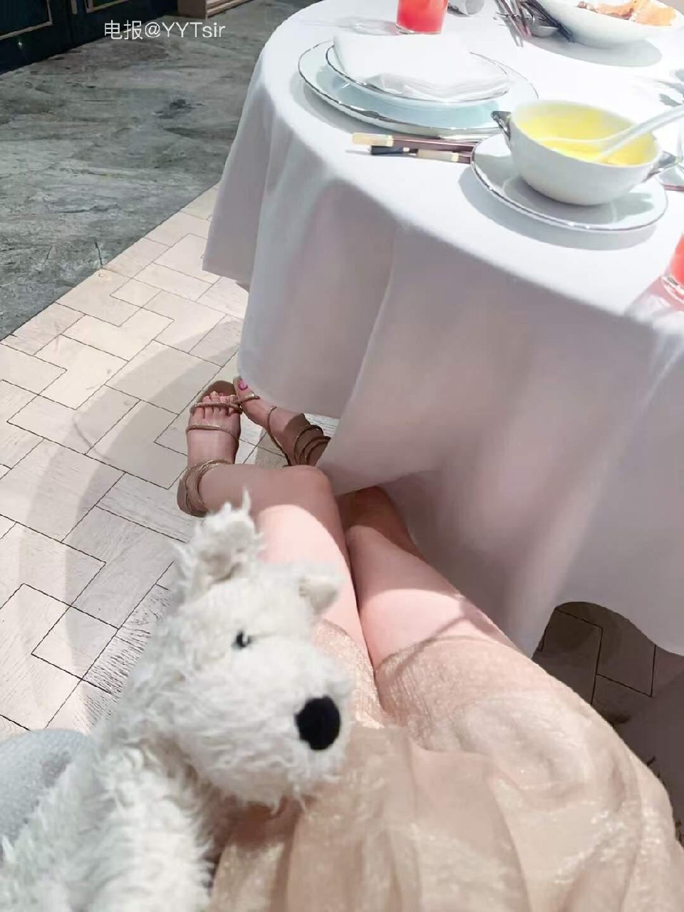 小m 2025-07-29 18:23:23 没什么看的，看腿吧