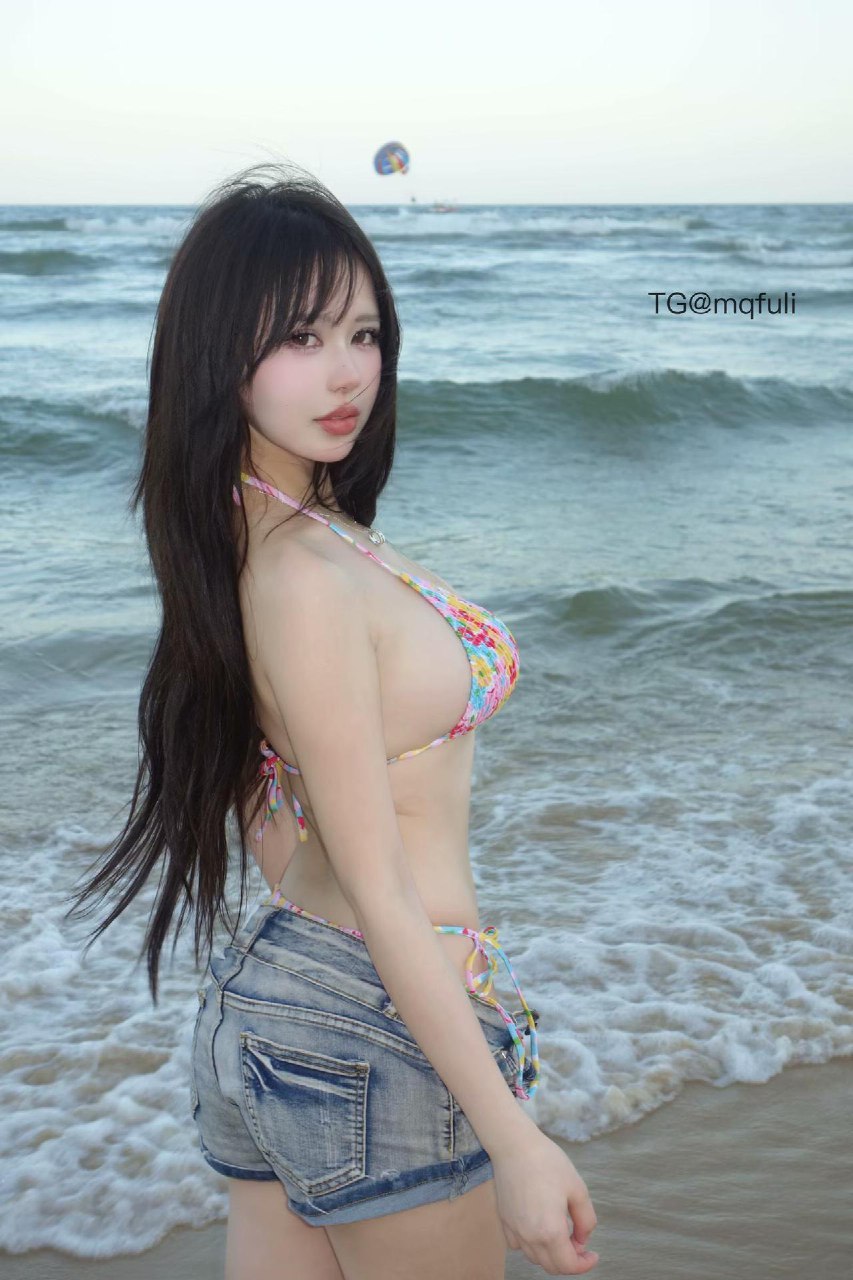 Tina很妖孽呀 2025-07-19 15:49:00 纯欲绑带👙比基尼系列