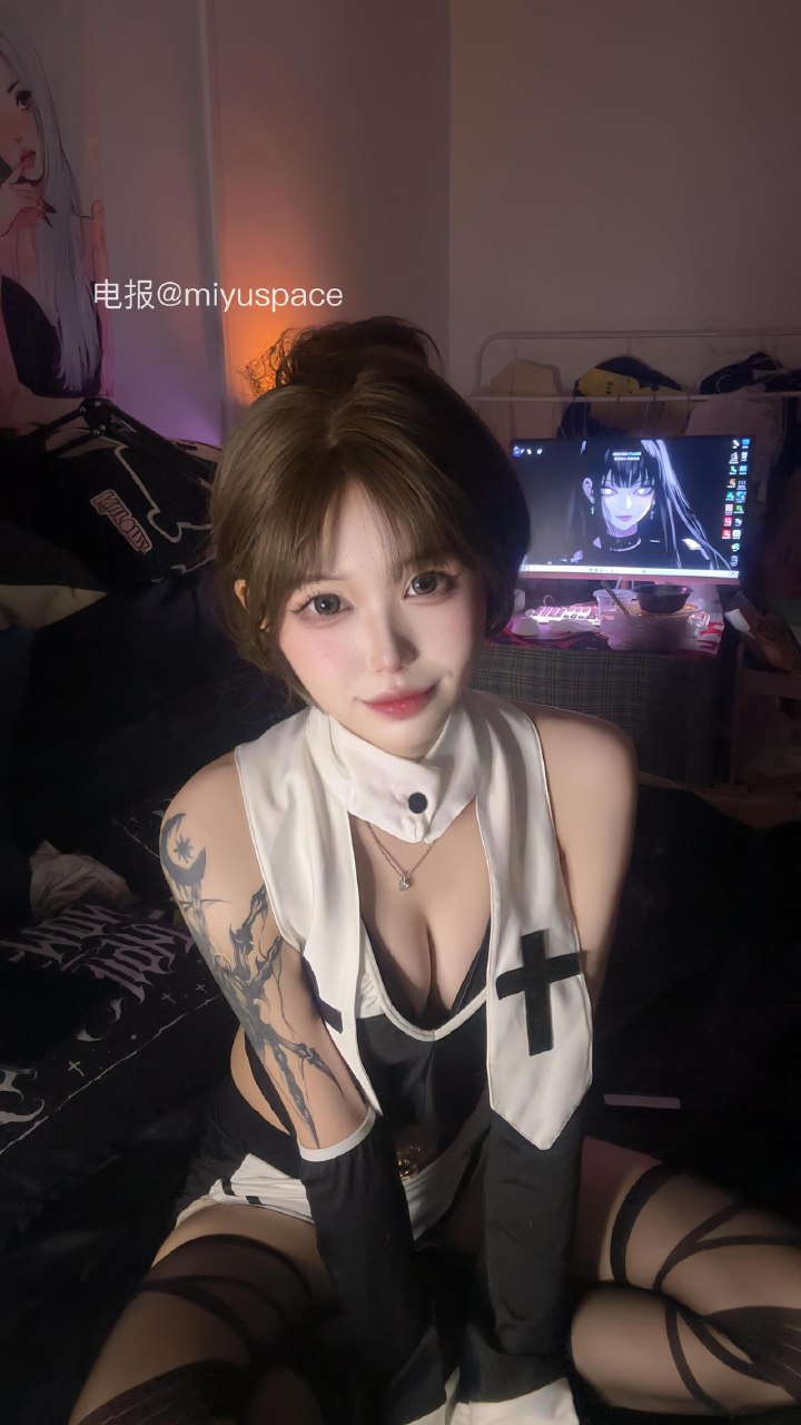 小哭包不哭 2025-07-30 13:28:20 付费贴 ⛰️清晰可见,多样式姿势,皮肤的细腻感