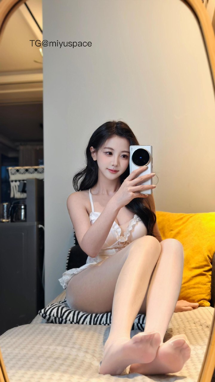 刘二萌 2025-07-09 15:10:24 高级蕾丝聚拢连体衣🔞🤩