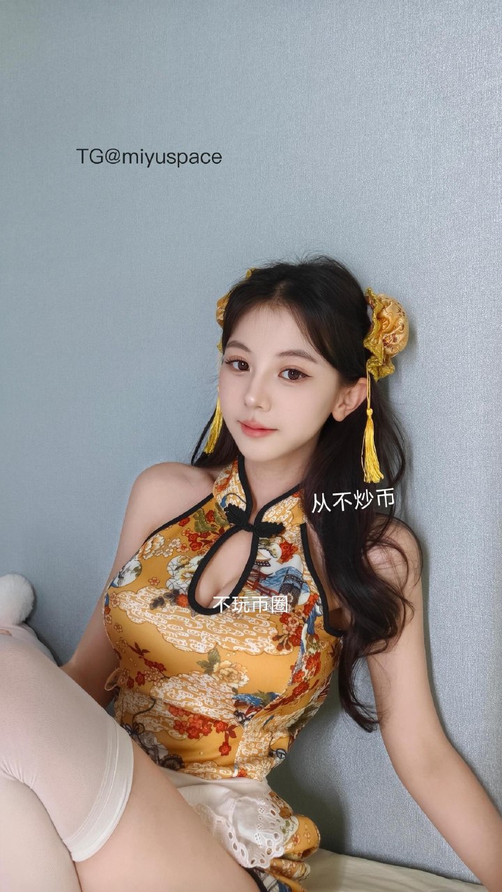 刘二萌 2025-07-31 19:11:26 黄桃蕾丝花边白丝嫩腿🦵