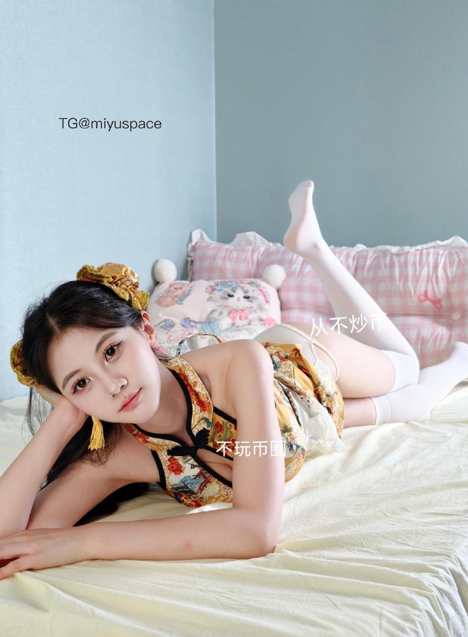 刘二萌 2025-07-31 19:11:26 黄桃蕾丝花边白丝嫩腿🦵