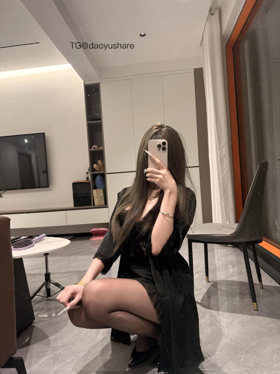 娇七 2025-07-30 15:19:25 黑睡衣✅➕黑丝✅➕黑高跟👠