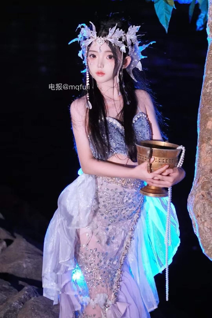 是离宝 2025-07-21 17:35:42 你跪下我求你办点事