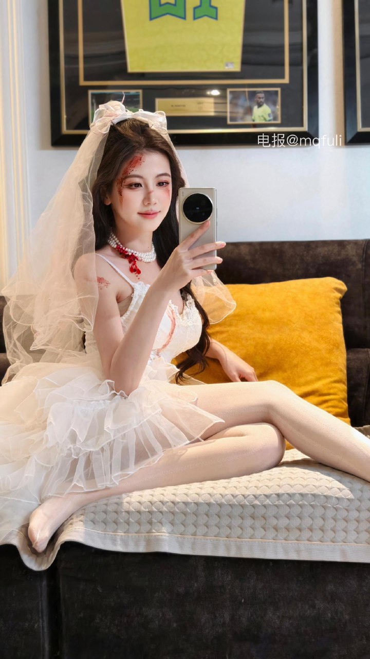 刘二萌 2025-07-06 15:50:36 小玫瑰吊带洋装连衣裙🤩㊙️