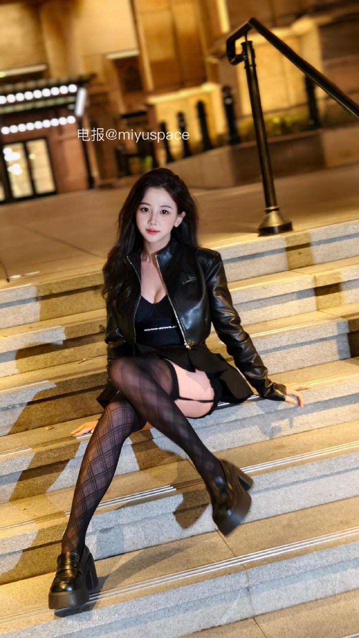 刘二萌 2025-07-09 14:08:06 喜欢好女人是吧？那我只能本色出演了😜