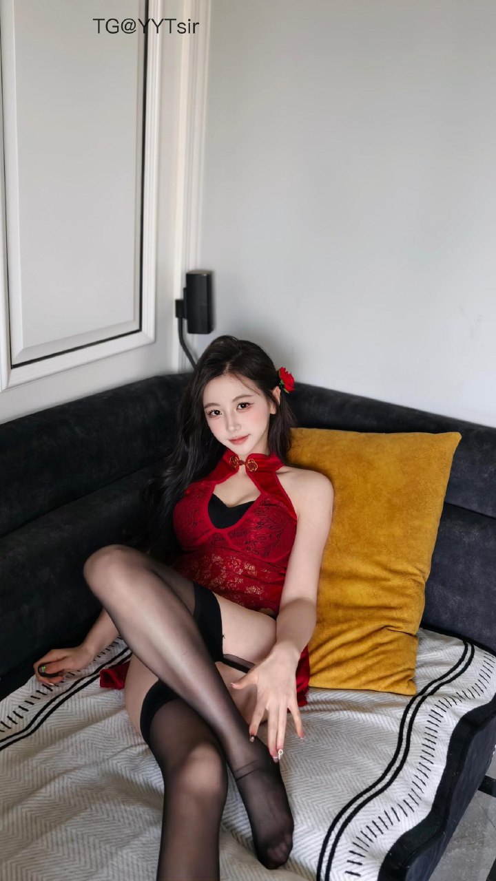 刘二萌 2025-07-14 17:04:58 今晚红色高开叉旗袍qqny陪你入碎