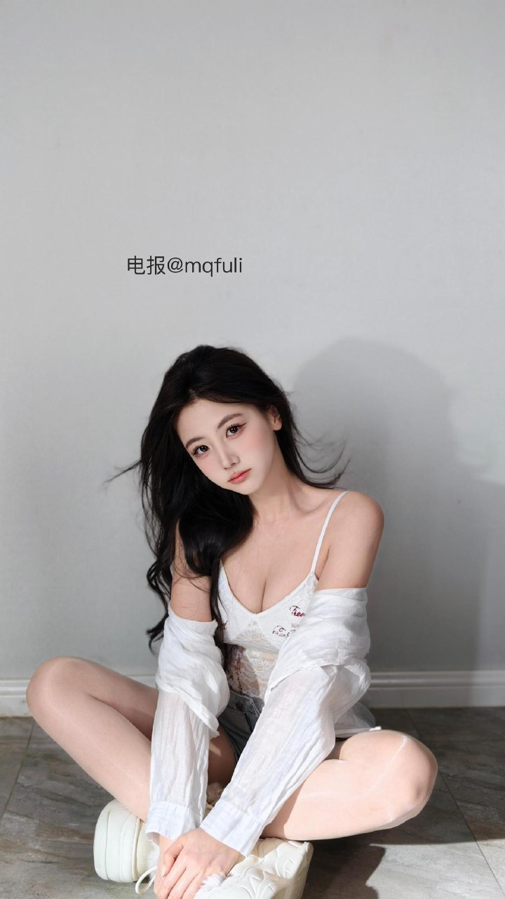 刘二萌 2025-07-08 14:39:59 有人接单吗 接一下我的孤独👀