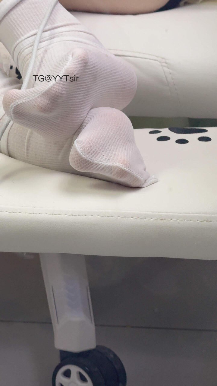 萌子哭哭 2025-08-13 02:46:02 白袜嘻嘻