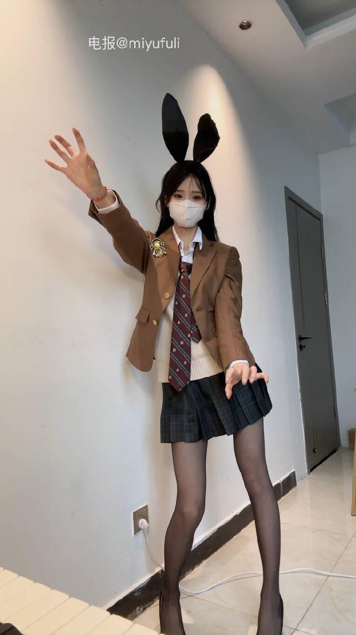 左姐nice 2025-08-17 15:53:09 三选一啦