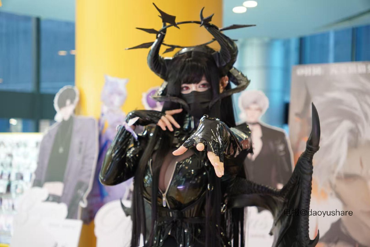 耳朵 2025-08-02 00:00:29 #cosplay#喜欢我就打给我吧🥵