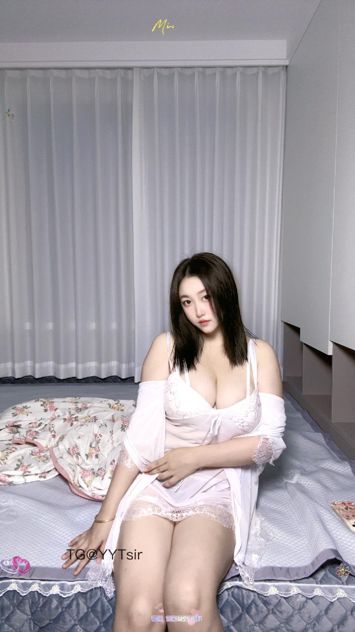 爱喝牛奶的墩墩 2025-08-10 03:05:29 #反差##秀身材#这#穿搭#