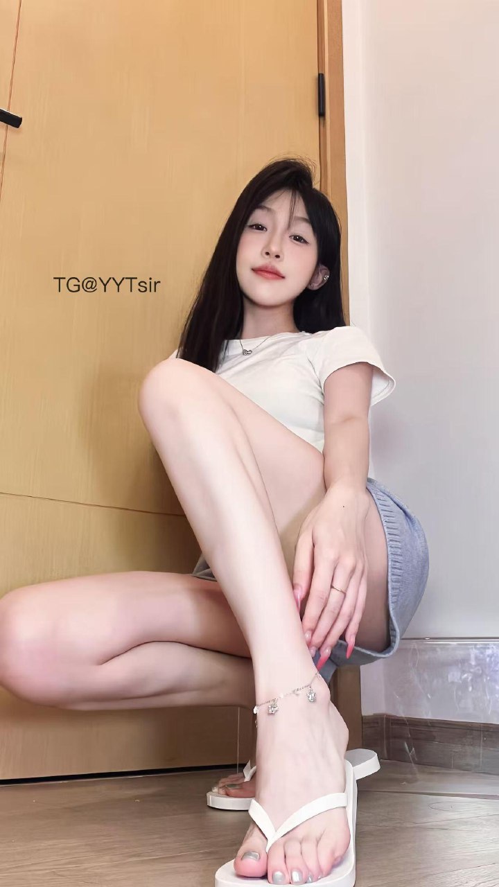 别拔虎牙 2025-08-08 22:36:55 包臀超短裙🥵