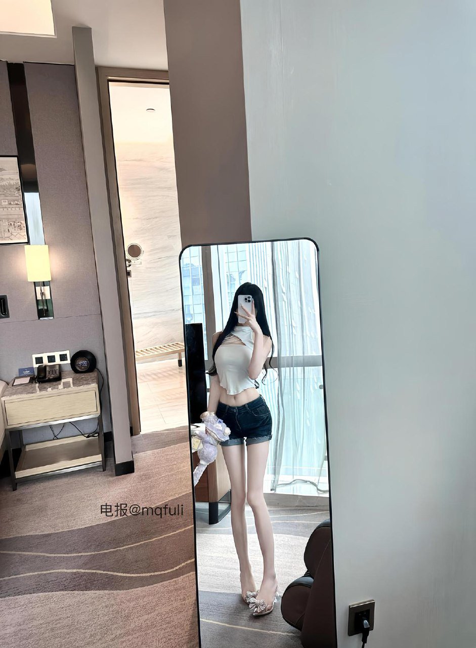 都快兔了 2025-08-28 15:23:55 好想你，没有你的电话只能打给你的照片了